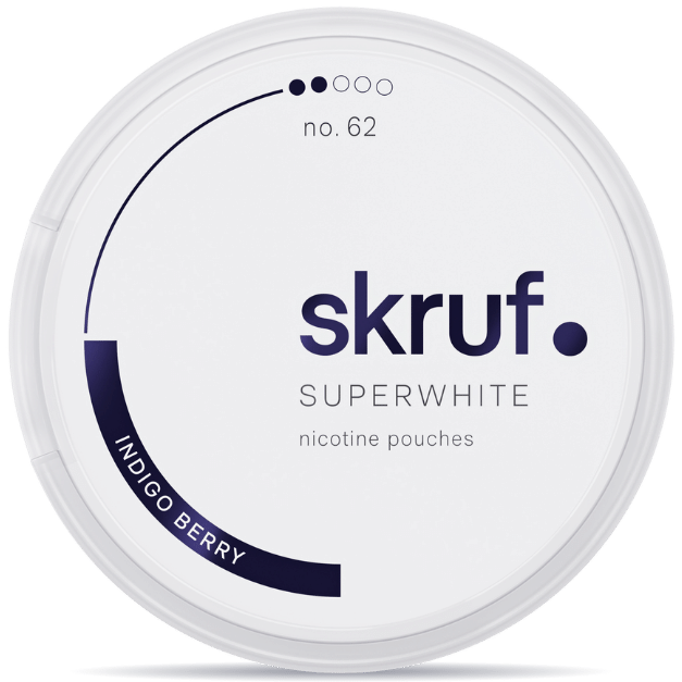 Front view of a can of Skruf Superwhite No.62 Indigo Berry nicotine pouches