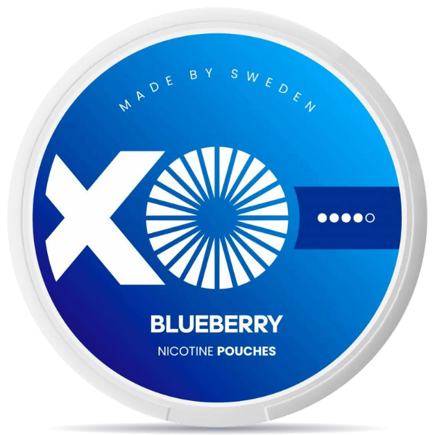 Front view of a can of XO Blueberry nicotine pouches