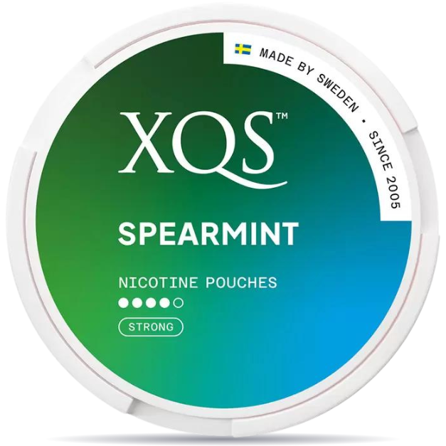 Front view of a can of XQS Spearmint Strong nicotine pouches